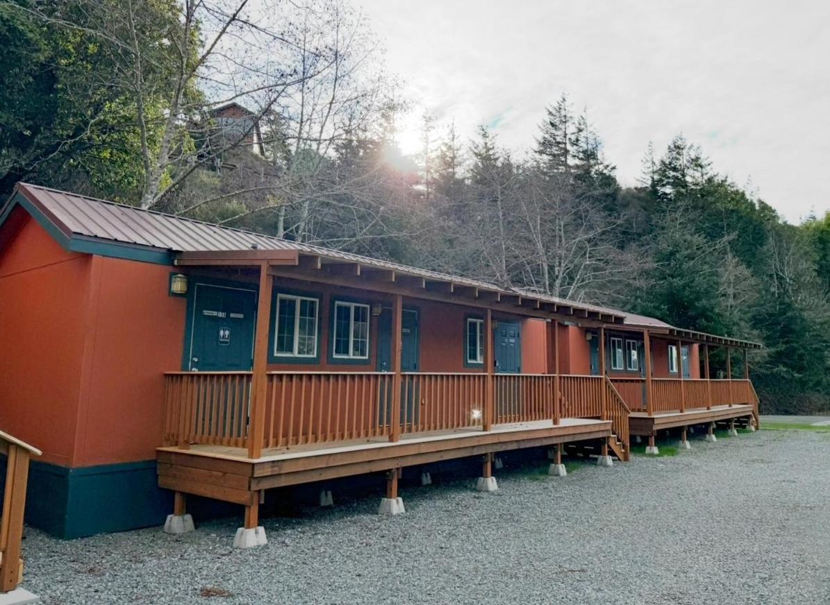 Rogue River Landing Resort Голд-Бич Экстерьер фото
